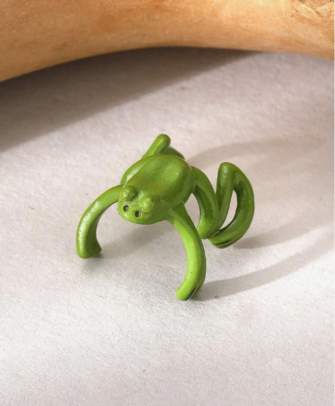 frog earring（one pair）