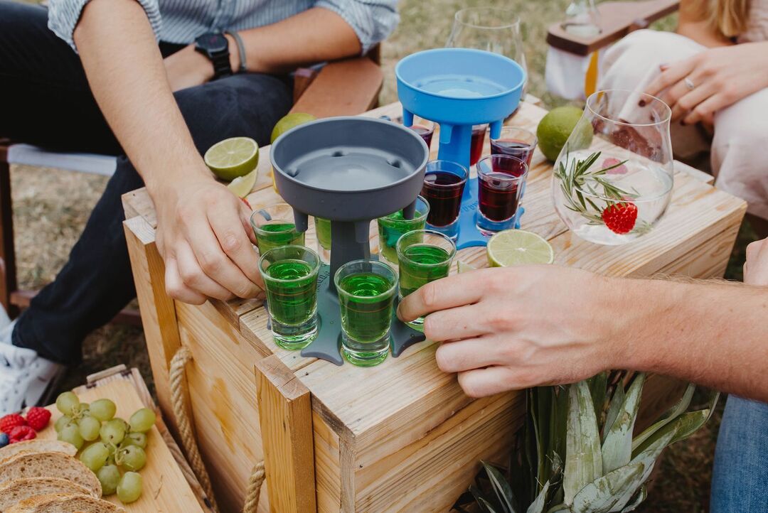 6 Shot Dispenser (Including cups )